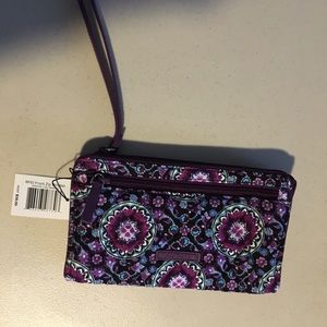 RFID Front zip wristlet Lilac Medallion